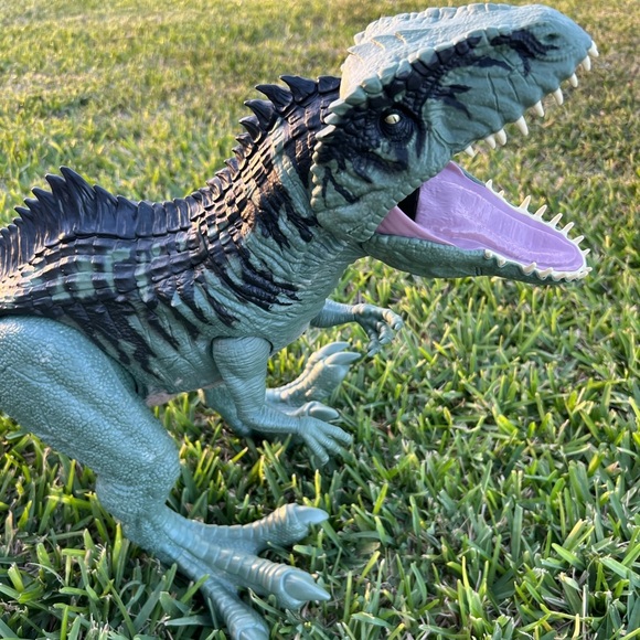 Jurassic Park Giganotosaurus - Picture 10 of 14